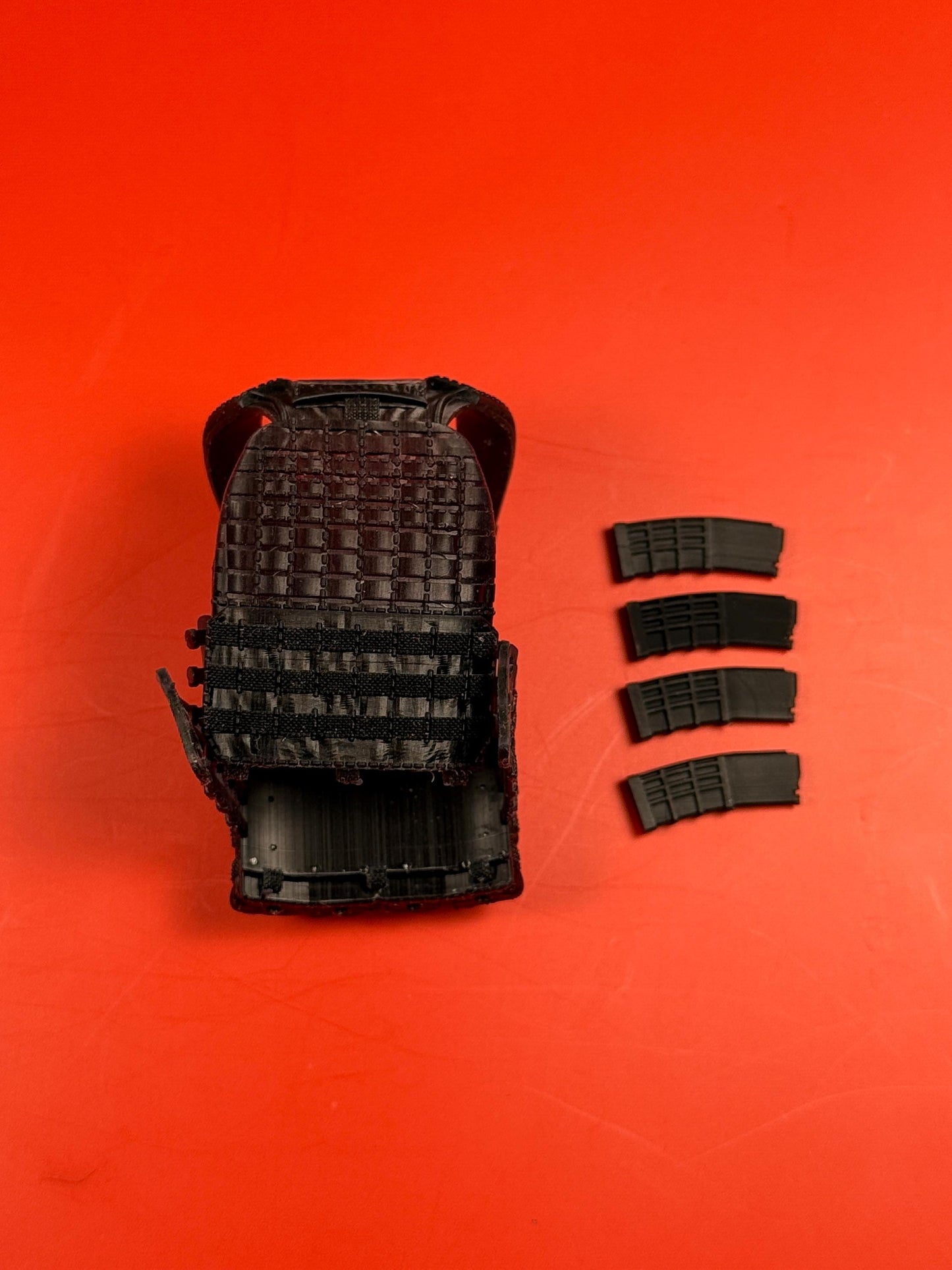 Tactical vest with 4 mags - 1:10 scale